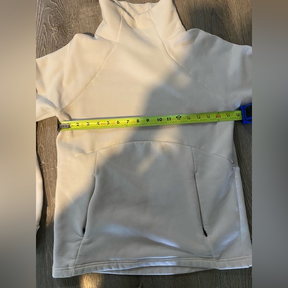 Athlete pullover - Picture 2 of 5